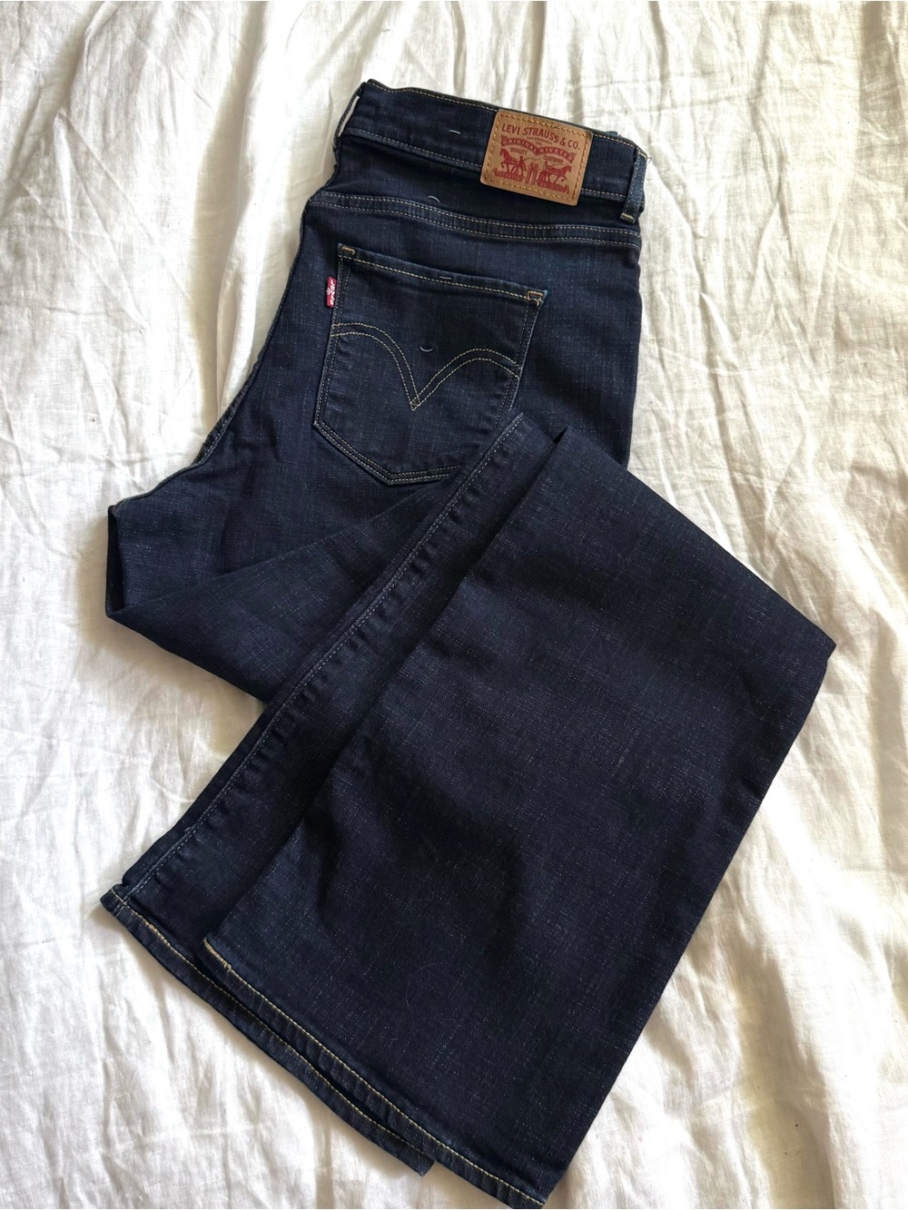 Levi's Classic Boot Jeans in Dark Indigo with Contrast Stitching